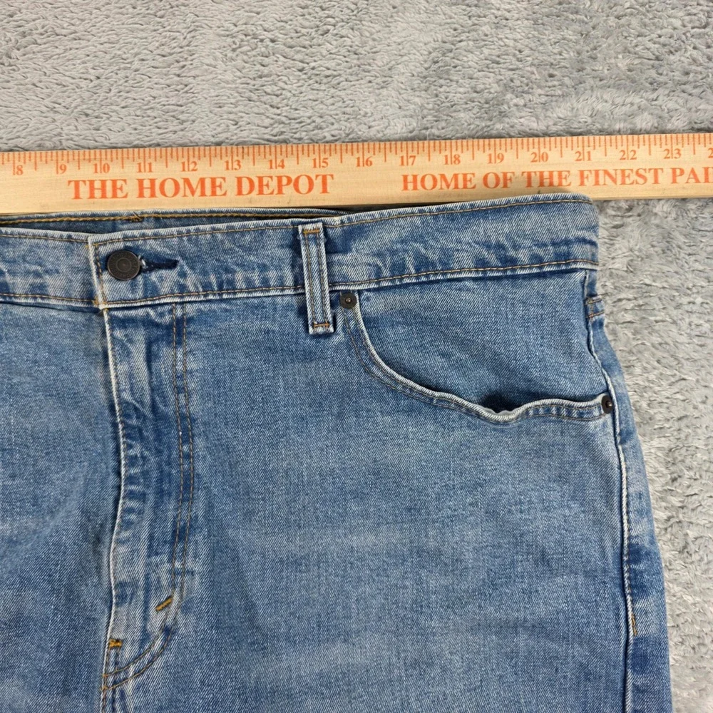 Levi's 505 Regular Fit Straight Leg Jeans Medium Wash 42x32 (31.5) Mens Denim